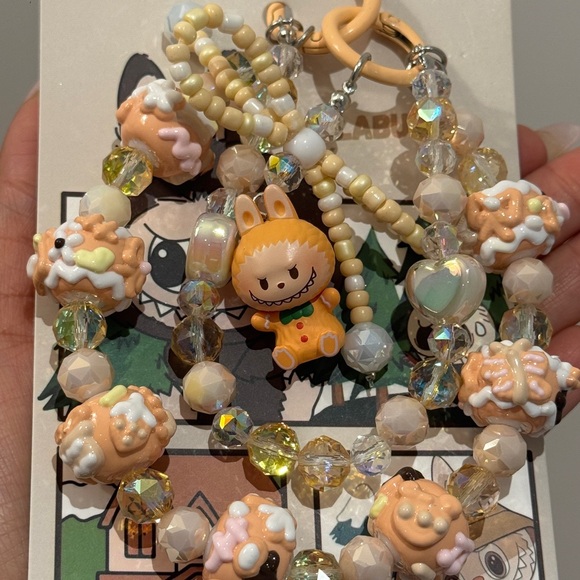 LABUBU THE MONSTER KEYCHAIN - Picture 2 of 5